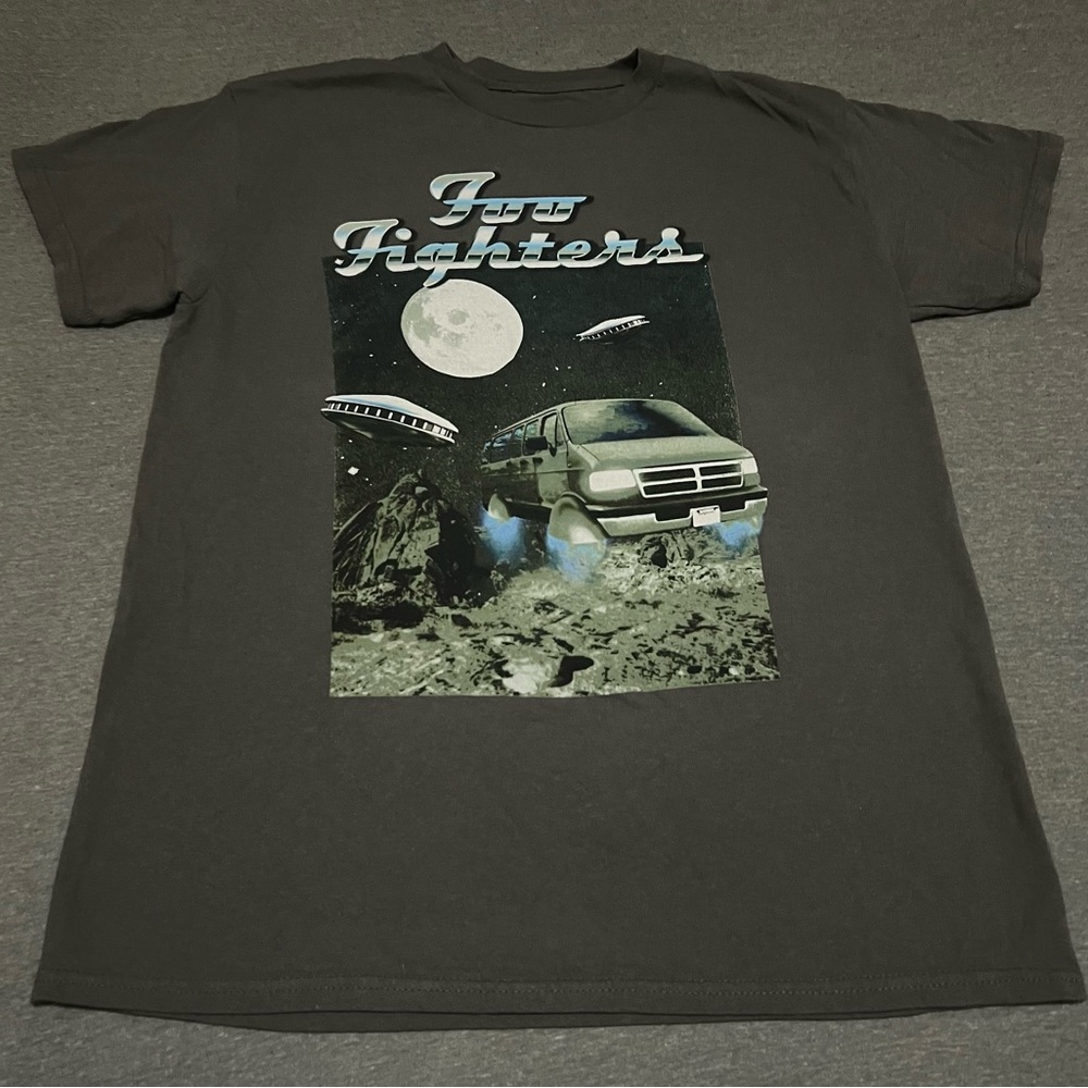 Foo fighters graphic tee size medium never worn brand new